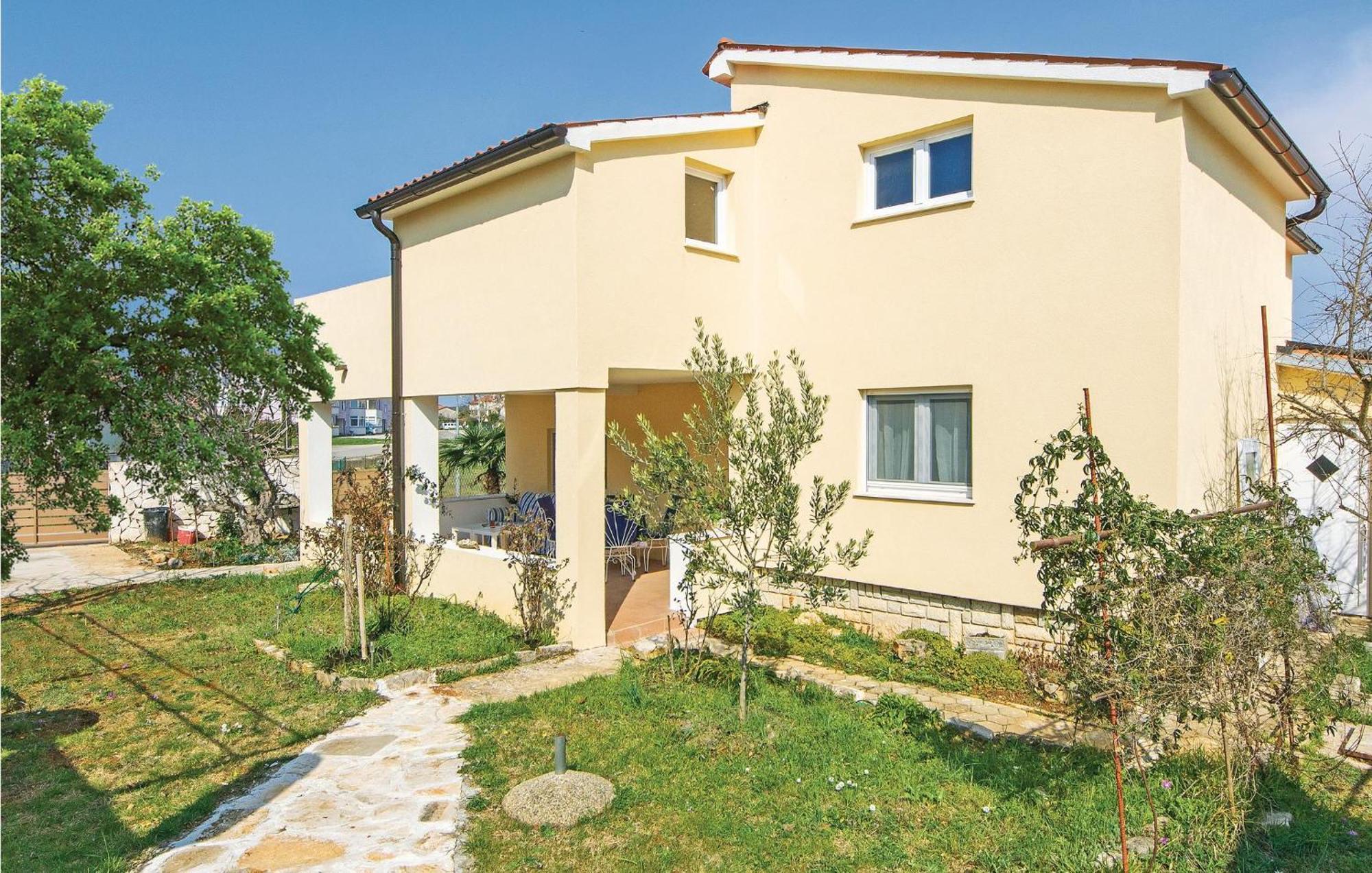 Awesome Apartment In Fazana With Wifi Zewnętrze zdjęcie